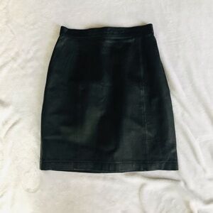 Vintage 80s VTG 1980s Noir Wilson’s Little Black Leather Mini Skirt size 8